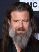 <b>并鞭策人类汗青上一次史无前例的根本设备扶植</b>